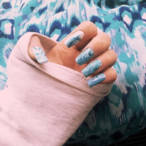 white blue marble nails