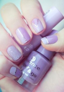 Lilac Geometric And Gold