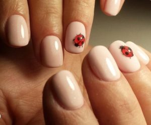 ladybug nail design idea