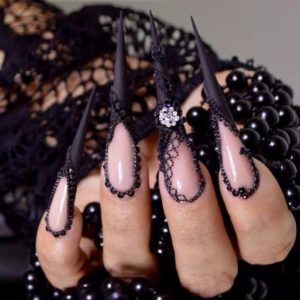Gothic-Art Pointy Stiletto Nails