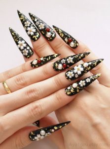 Japanese-Art Pointy Stiletto Nails