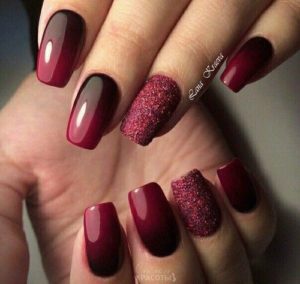 Burgundy Glittered Ring Finger Nail