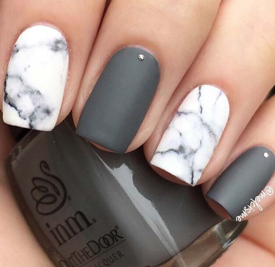 Gray and white matte nails  