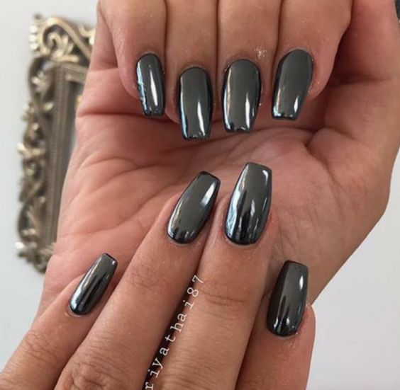 Dark gray chrome nails