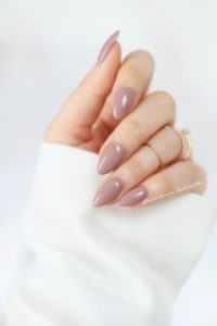 mauve beige almond nails