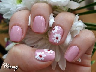 flower nail art on accent nails