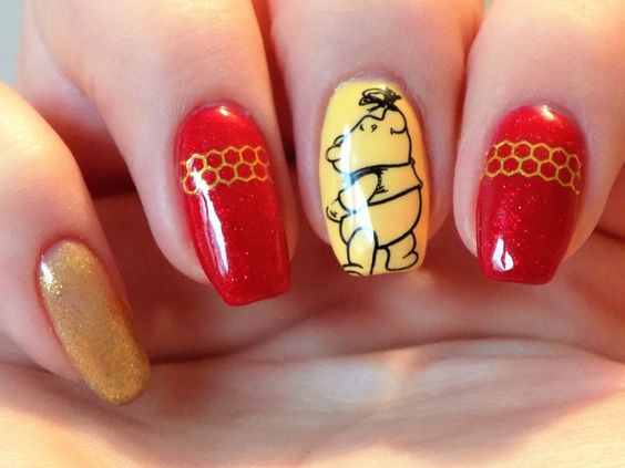 winnie the pooh nail art on accent nail