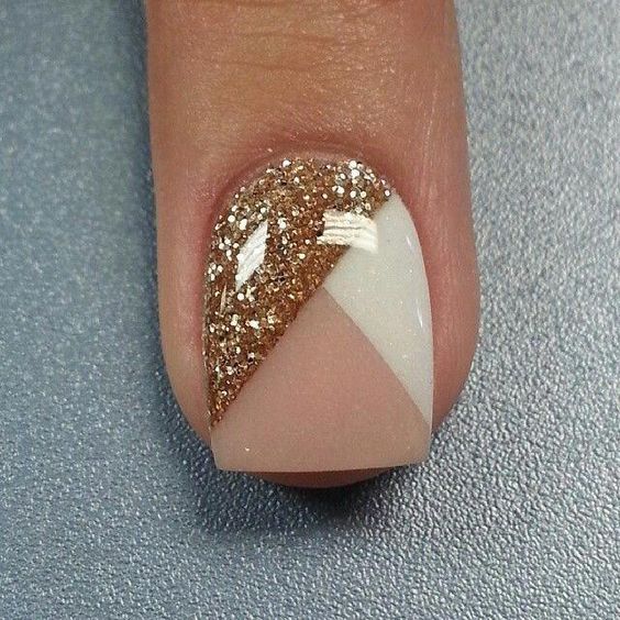 gold, white and nude polish partitions