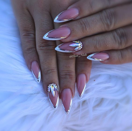 Big gems on accent nails