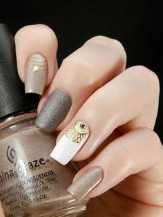 gold decor nail sticker on accent nail