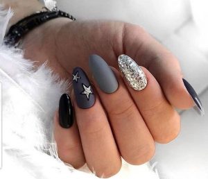 Star stickers on accent nail