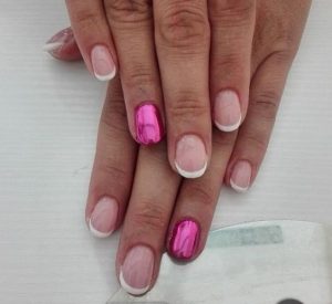 pink chrome accent nail short