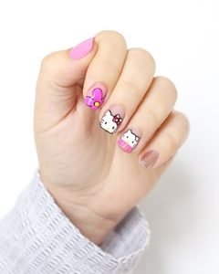 nail hello kitty