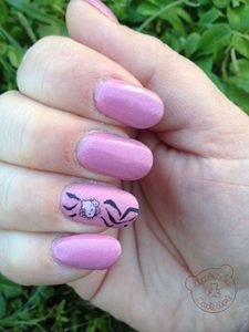 hello kitty gel nails