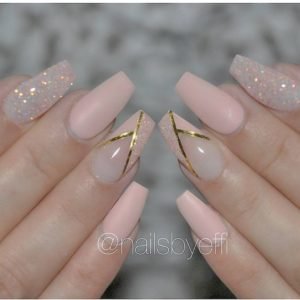 gold striped manicure