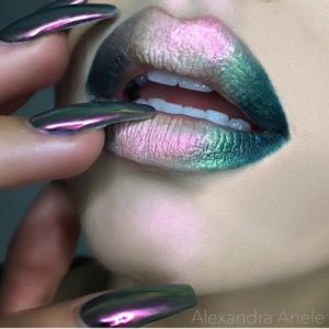 Holographic Ombre Lips