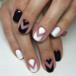 black and white triangle mani