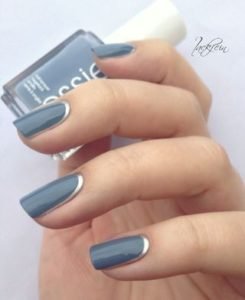 Blue and silver short nails