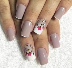 Taupe nails with poppies on accent nail