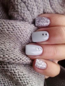 gray nails with ornaments