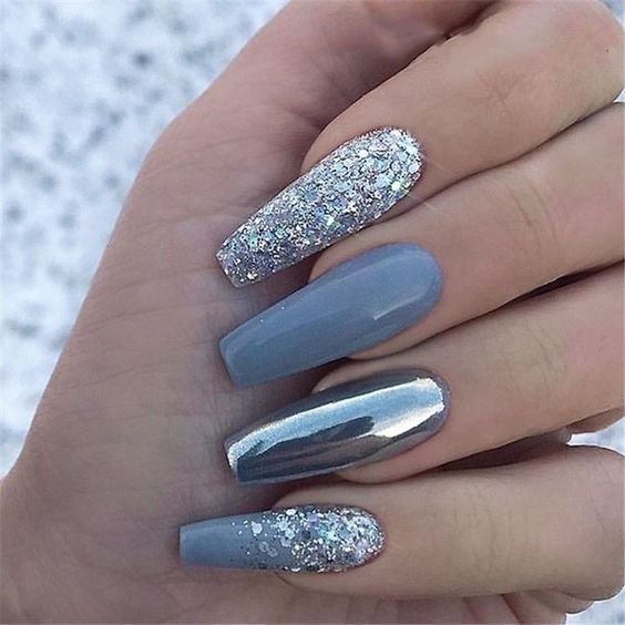 Featured image of post Grey And Red Acrylic Nails - Acrylic nails or artificial nails, are those special type of nails which have the ability to glam up your style quotient to multiple levels.