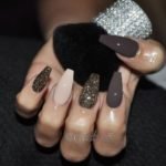 cream-dark-grey-glitter-nails