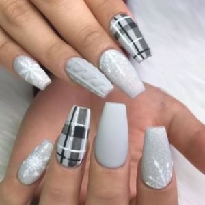 grey winter nails plaid