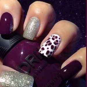 animal print nail art on accent nail
