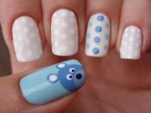 teddy bear nail art on accent nail
