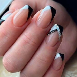 Half white and half black nail tips
