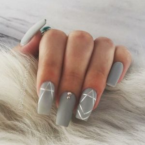 Lined nail foil to create points