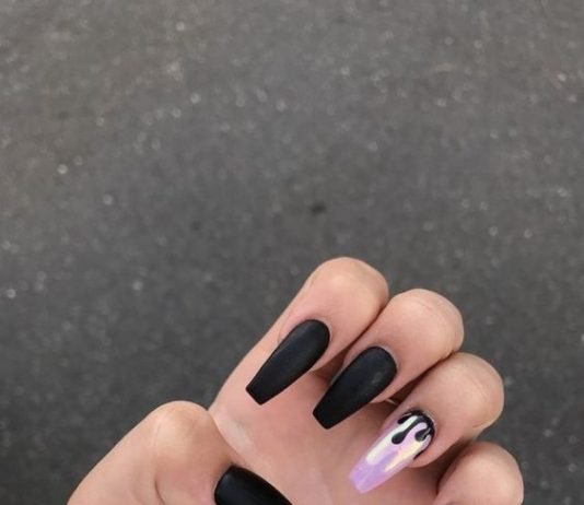 Black Acrylic Nails