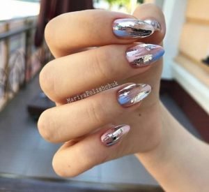 silver-foil-nails