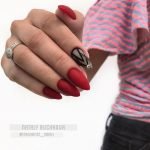 black clear accent nail