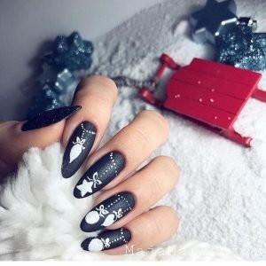 edgy xmas nails