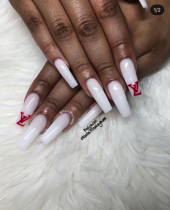 40 White Acrylic Nails to Try This Year