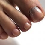 nude toes with glitter