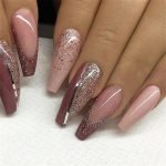 nude shade glitter design nail