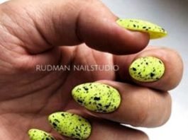 2020 yellow neon paint