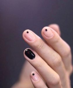 edgy minimal nails