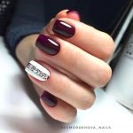 maroon white accent nail